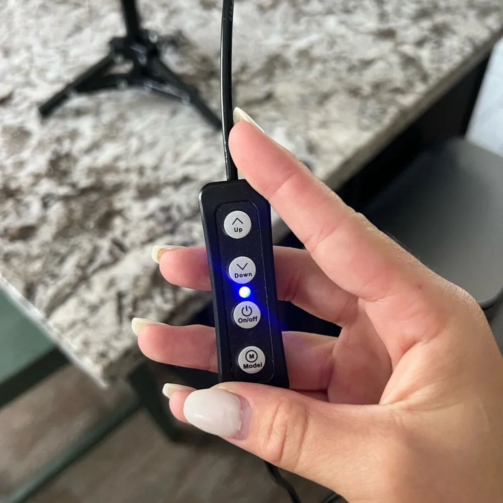Selfie ring and tri-pod. Different settings & adjustable